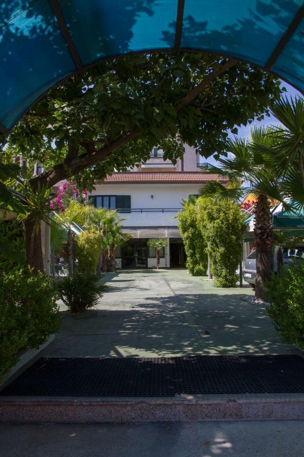 Hotel Atena Cirò Marina Exterior foto